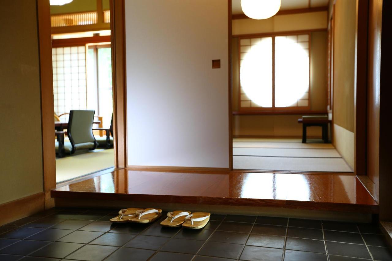 Отель Oku Yugawara Sansuirou Экстерьер фото